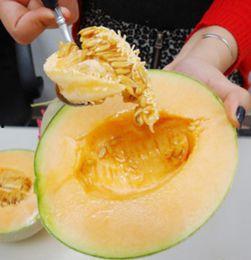 吃哈密瓜去籽,轻松享受甜蜜果肉  第2张