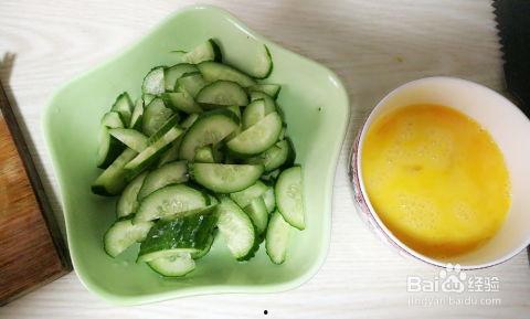 绿色的瓜是什么瓜可以炒着吃,揭秘炒菜佳品——绿色瓜类 第2张 绿色的瓜是什么瓜可以炒着吃,揭秘炒菜佳品——绿色瓜类 第2张