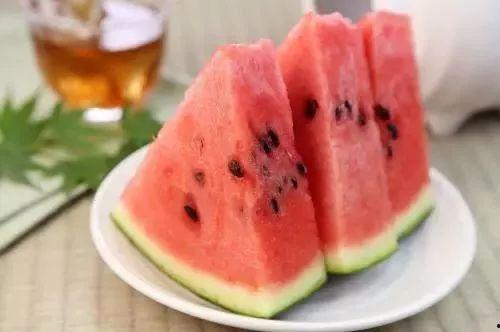 瓜地吃瓜婴儿  第1张