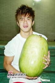 凉爽在剧里吃瓜  第3张