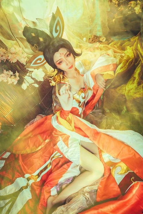 吃瓜cos武则天,武则天的吃瓜日常  第2张