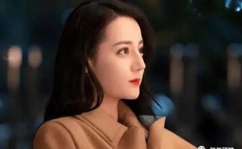 美女天天吃瓜视频,美女主播的日常瓜趣生活  第1张