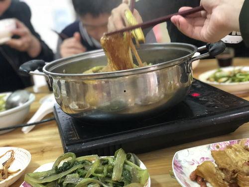 过年回家吃的瓜,那些温馨又搞笑的过年“瓜”事  第1张